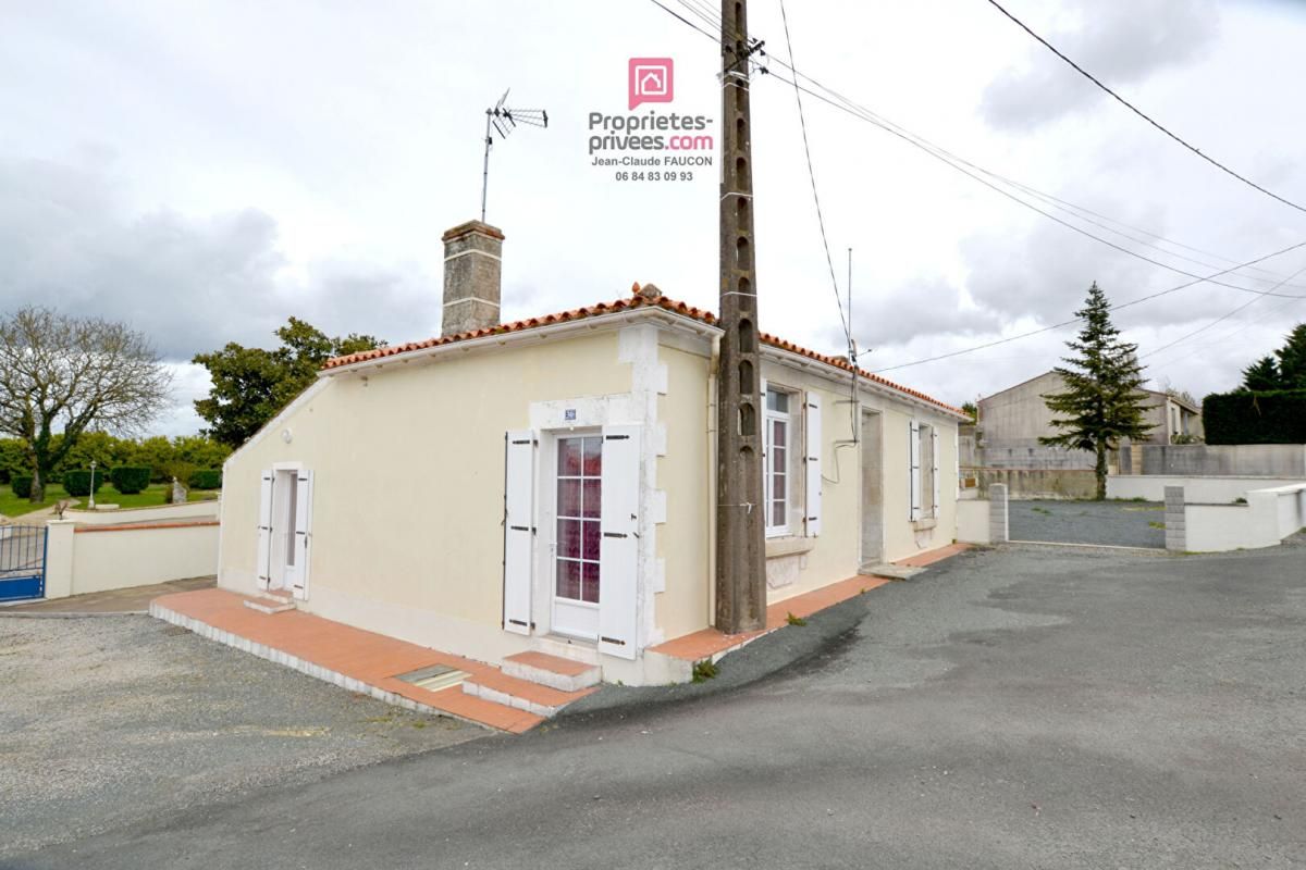 LA BRETONNIERE-LA-CLAYE Maison La Bretonniere La Claye 6 pièce(s) 129 m2 2