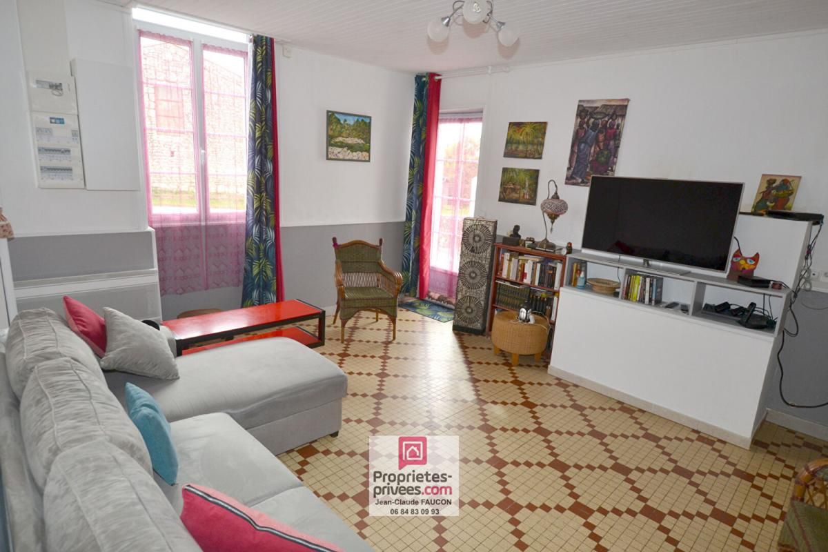 LA BRETONNIERE-LA-CLAYE Maison La Bretonniere La Claye 6 pièce(s) 129 m2 4
