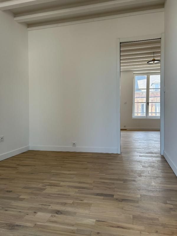 HONFLEUR 14600 Honfleur centre Appartement 2 pièces rénové à neuf  194 300 E 4