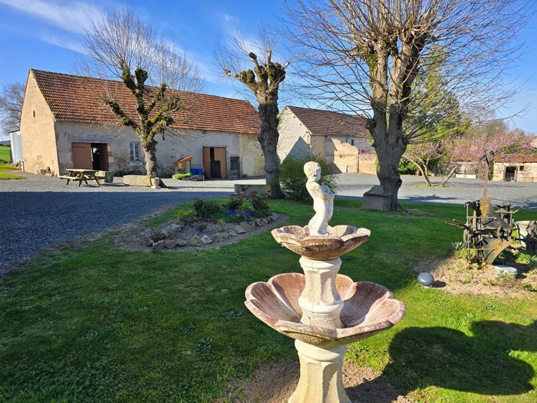 SAINT-ETIENNE-DE-VICQ Maison Saint Etienne De Vicq 8 pièce(s) 197 m2 2
