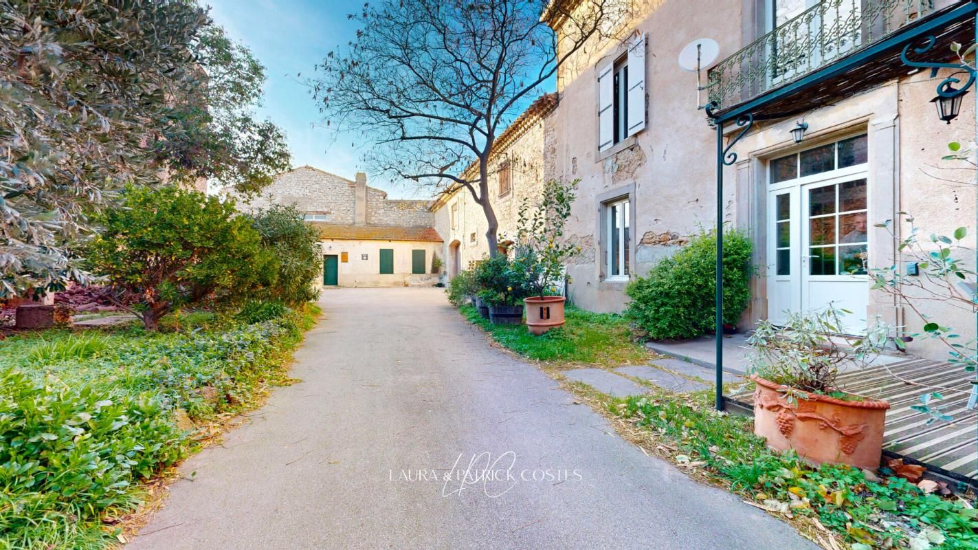 LUC-SUR-ORBIEU Ensemble immobilier au coeur des Corbières 2