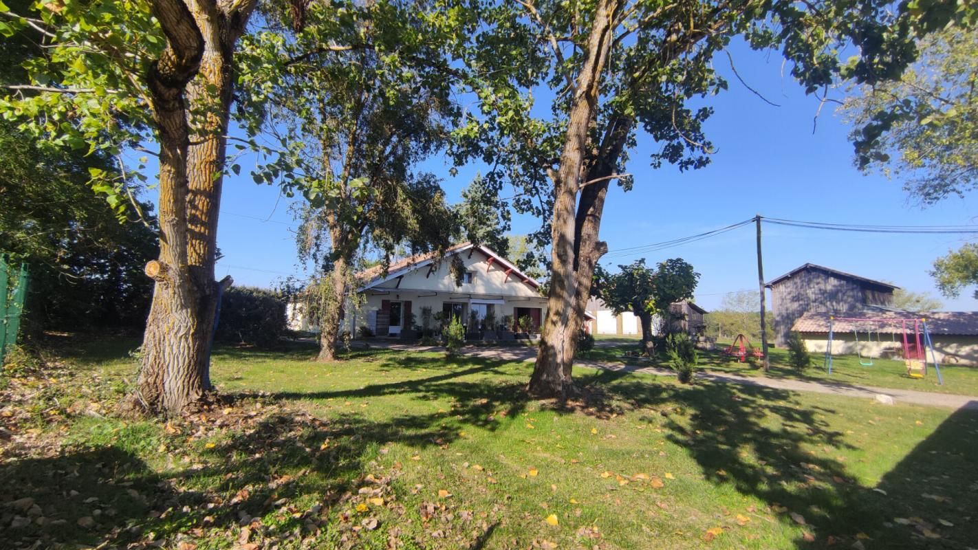 Propriété avec dépendances sur 4 hectares
