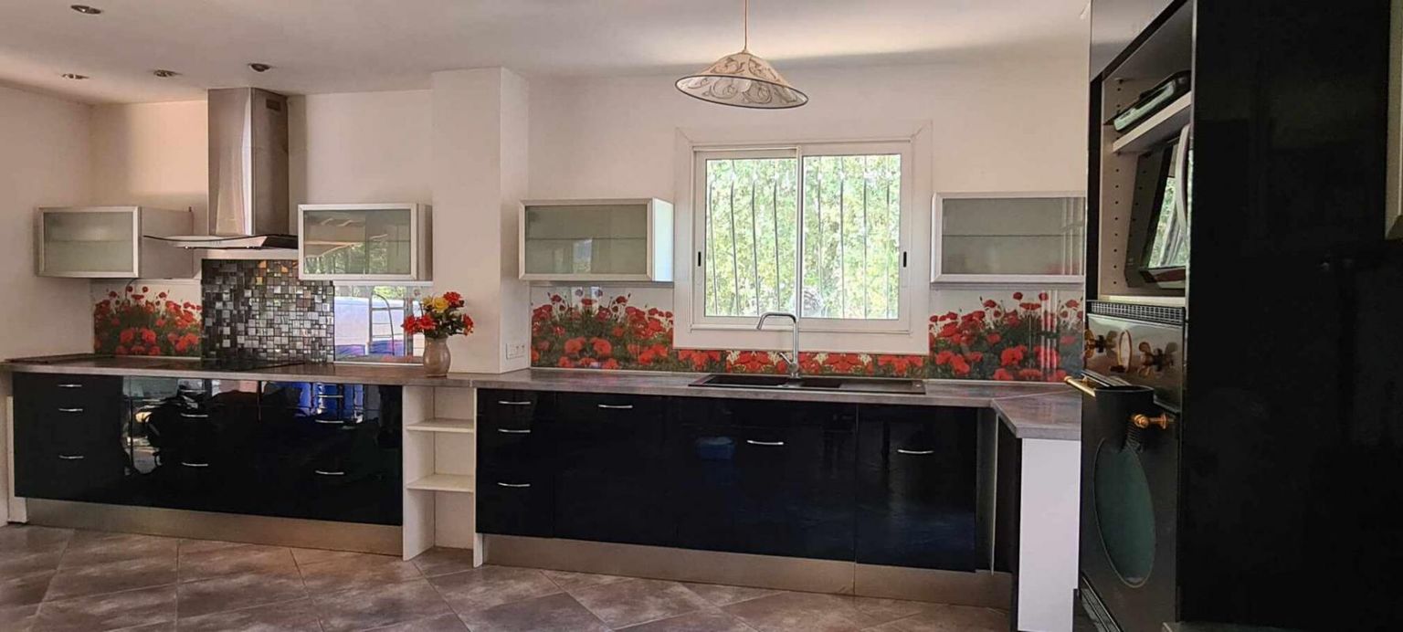 BAGNOLS-EN-FORET Magnifique villa à vendre à Bagnols-en-Forêt sur 2500 m² de terrain avec piscine 2
