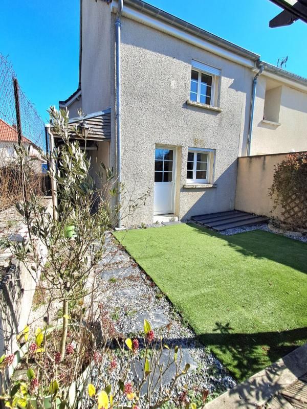 LES PETITES-LOGES Maison familiale Les Petites Loges 5 pièce(s) 2