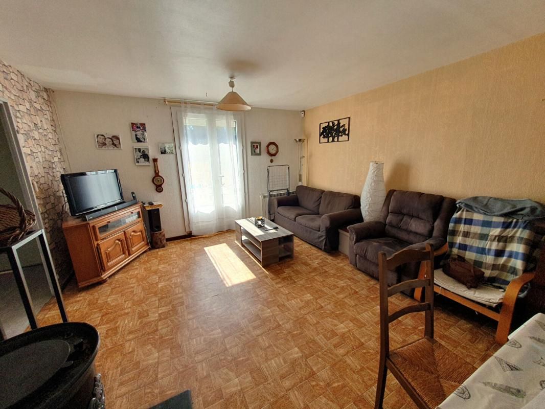 SAINT-DENIS-DE-PALIN Maison Saint Denis De Palin 4 pièce(s) 86 m2 2
