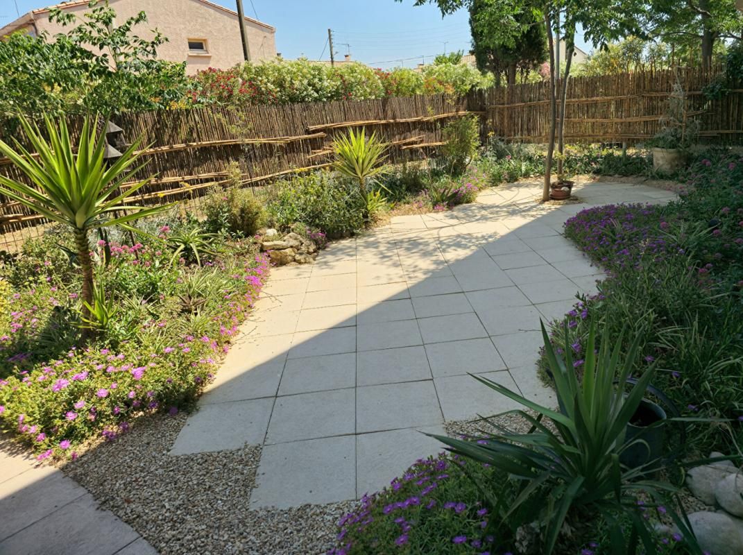 LEZIGNAN-CORBIERES Appartement Lézignan Corbières 2 pièce(s) plain pied 40 m2 jardin parking 2