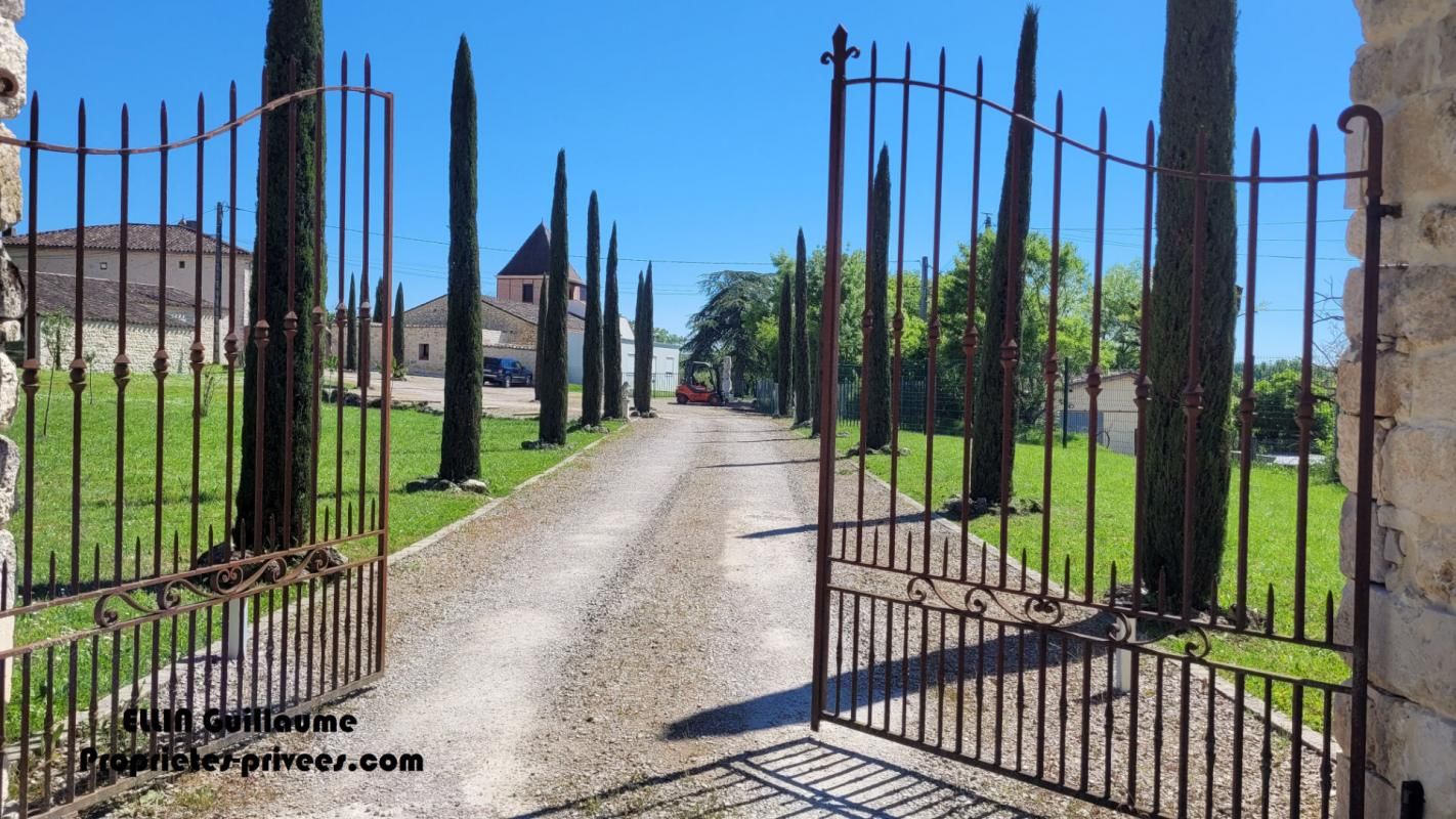 CAHUZAC-SUR-VERE Manoir 19 siècle 2