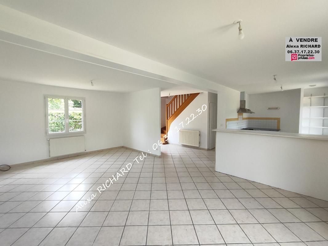 LA FERRIERE-SUR-RISLE Maison individuelle La Ferriere Sur Risle 5 pièces 120 m2 2