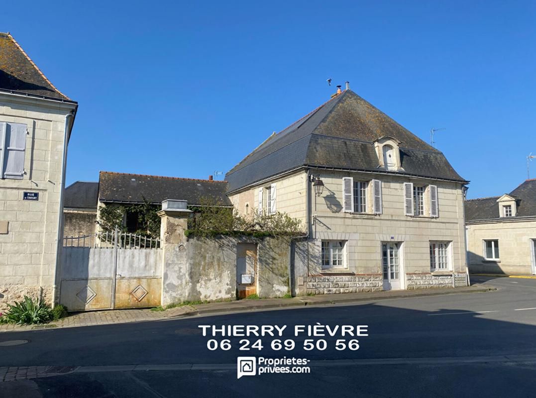 Varennes Sur Loire 49730 - Centre du village :  ensemble de 2 maisons