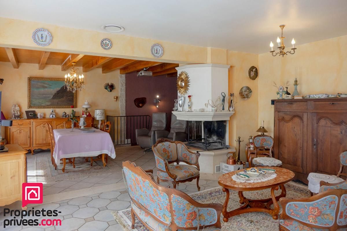 LA CHAPELLE-SAINT-MESMIN LA CHAPELLE ST MESMIN - Maison 200m²  4 chambres 2