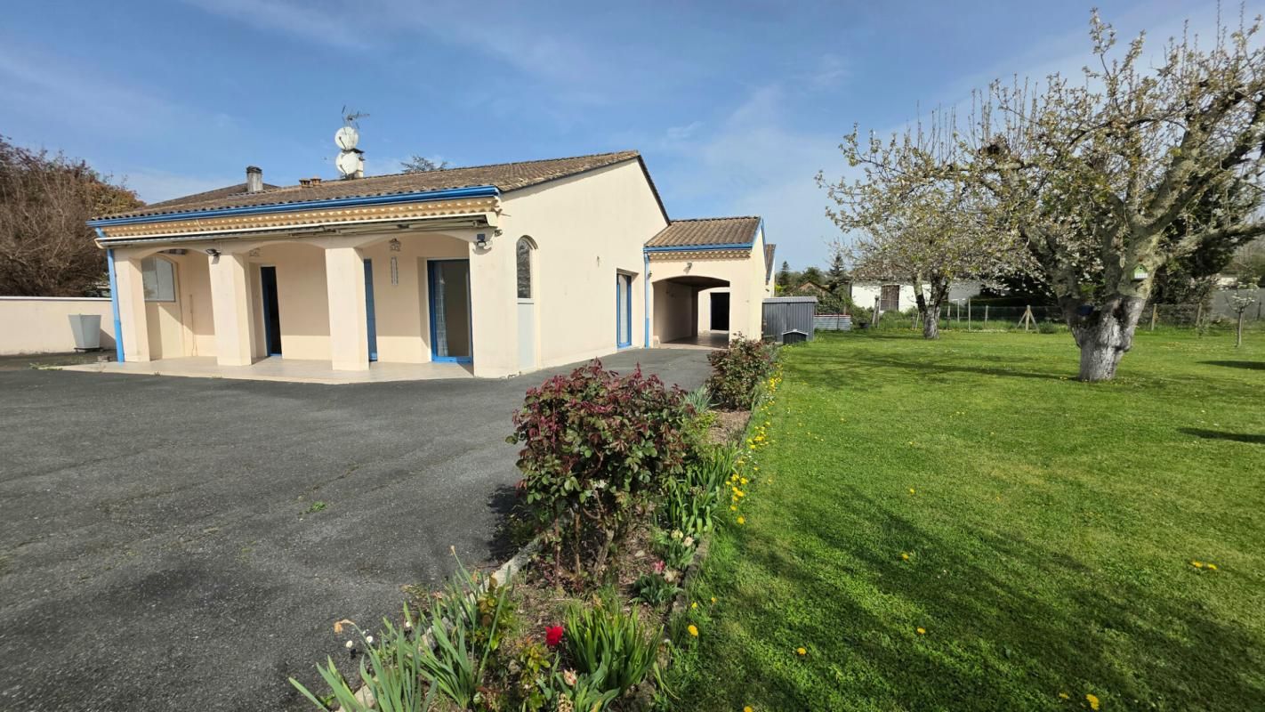 SAINT-ASTIER Maison Saint Astier 4 pièces 125 m2 3