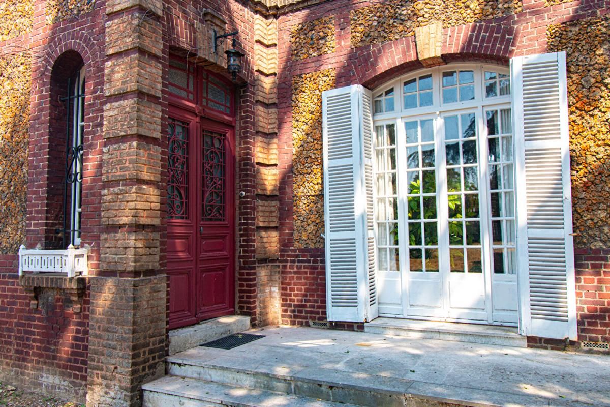 SAINT-ETIENNE-DU-ROUVRAY Maison de maître 13 pièces, 7 chambres, 291 m², terrain 3295 m² 2