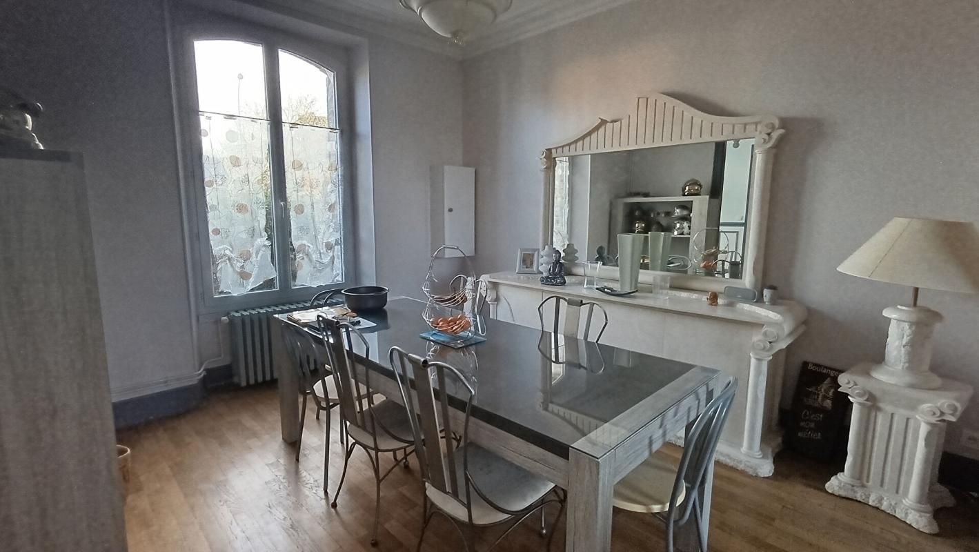 ANGLURE Maison de Maître Anglure 8 pièce(s) 180 m2 2
