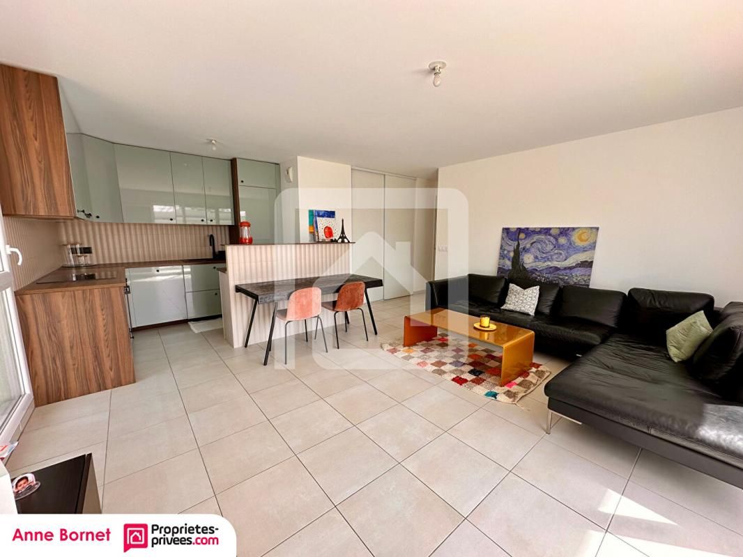 Appartement 4 pièces toit terrasse vue mer, piscine et parking sous-sol