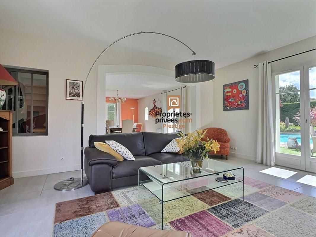 MERIGNAC DEPT 33  Mérignac - Maison d'exception 8 pièce(s) 181 m2 avec jardin paysagé et piscine chauffée 4