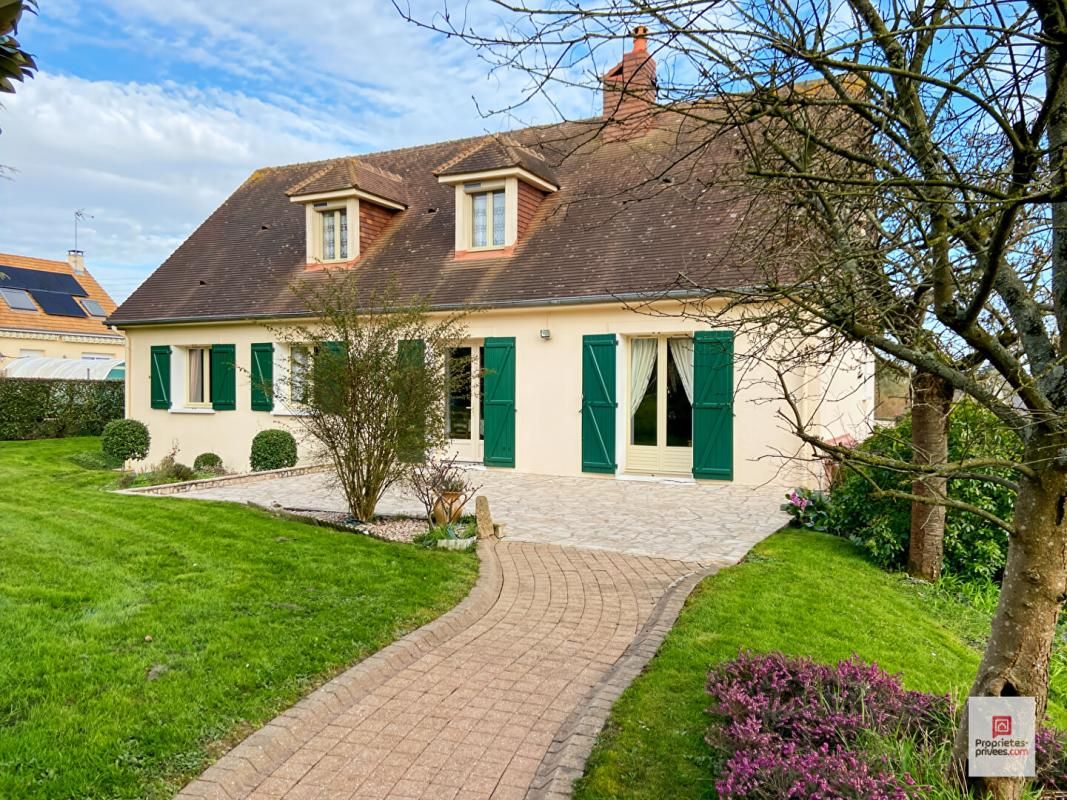SABLE-SUR-SARTHE Maison - Sable Sur Sarthe 8 pièce(s) 165 m2 2