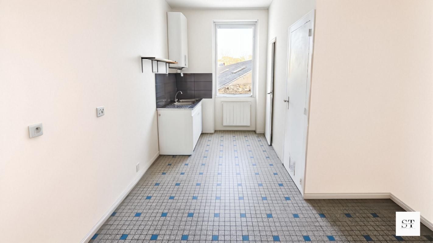 NANTES À VENDRE : Charmant T2 lumineux situé au 20 boulevard de la Liberté à Nantes 4