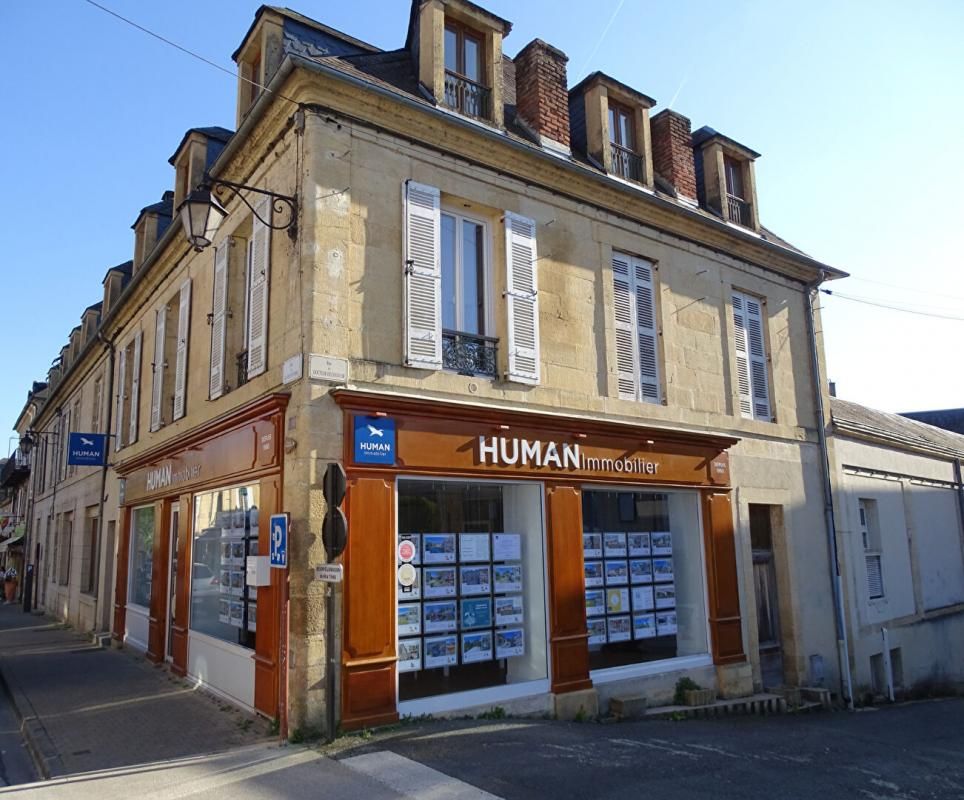 MONTIGNAC Immeuble Montignac Lascaux 13 pièce(s) 338 m2 2