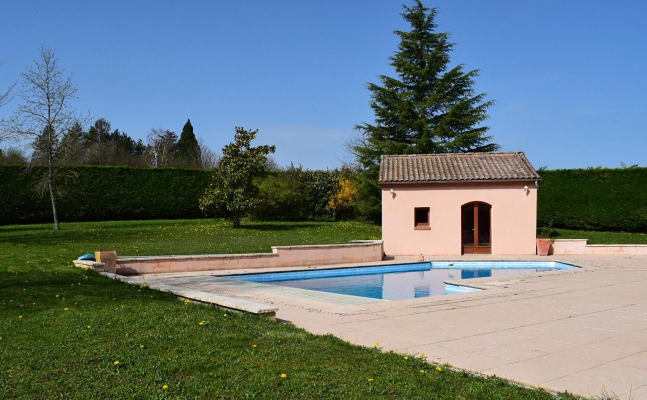 VICHY Belle villa avec piscine 2