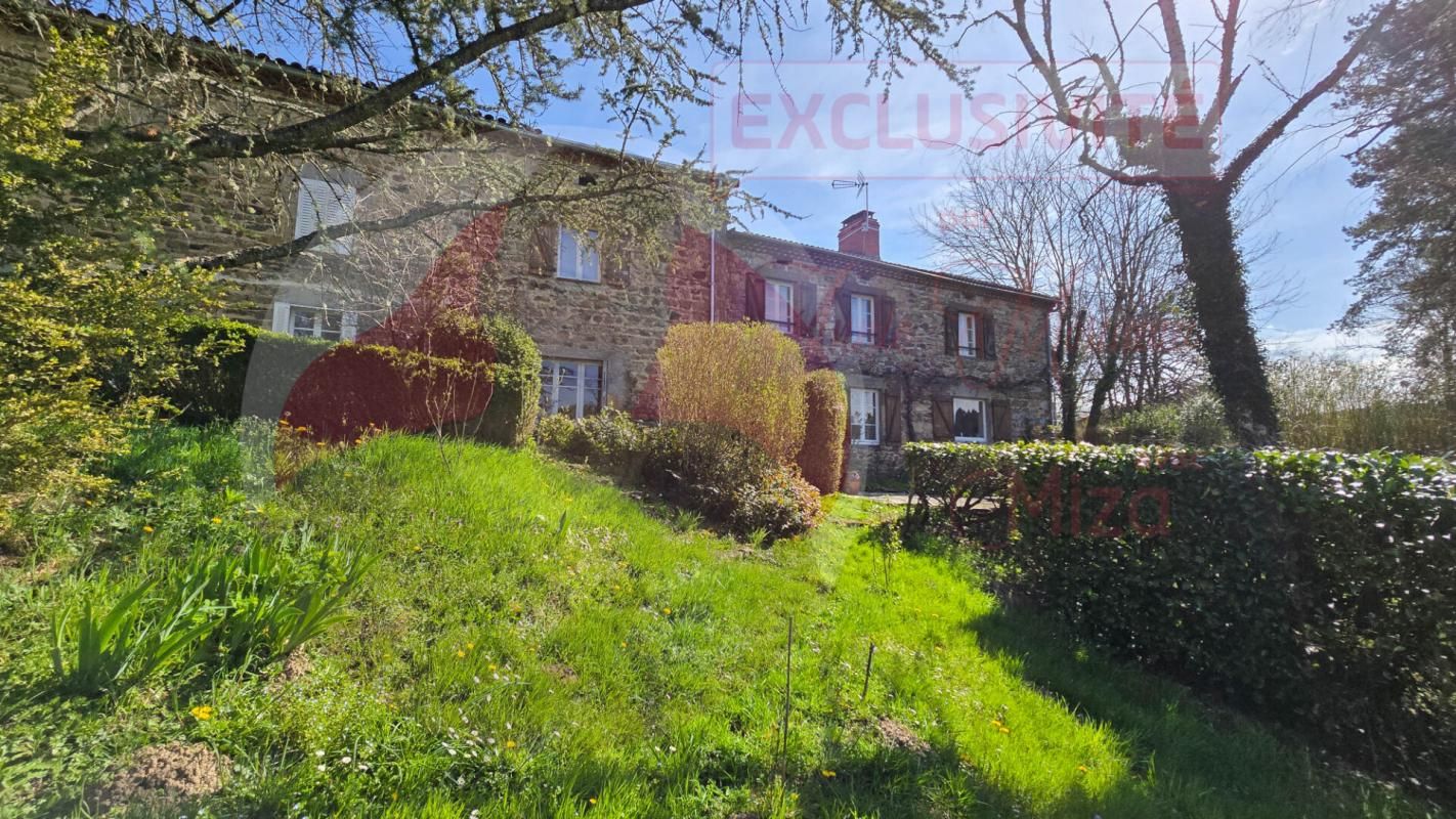 BROUSSE Grande maison de campagne 200m² avec jardin, terrasse, 6 chambres 3