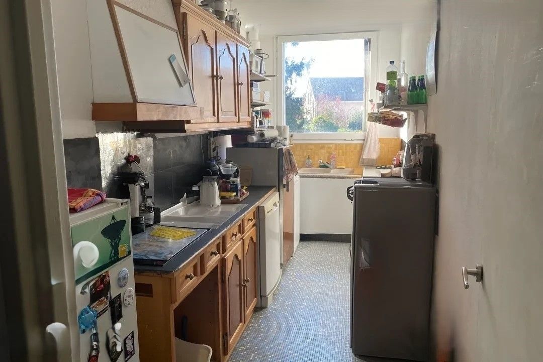 FONTENAY-LE-FLEURY Appartement Fontenay Le Fleury 5 pièce(s) 90 m2 2