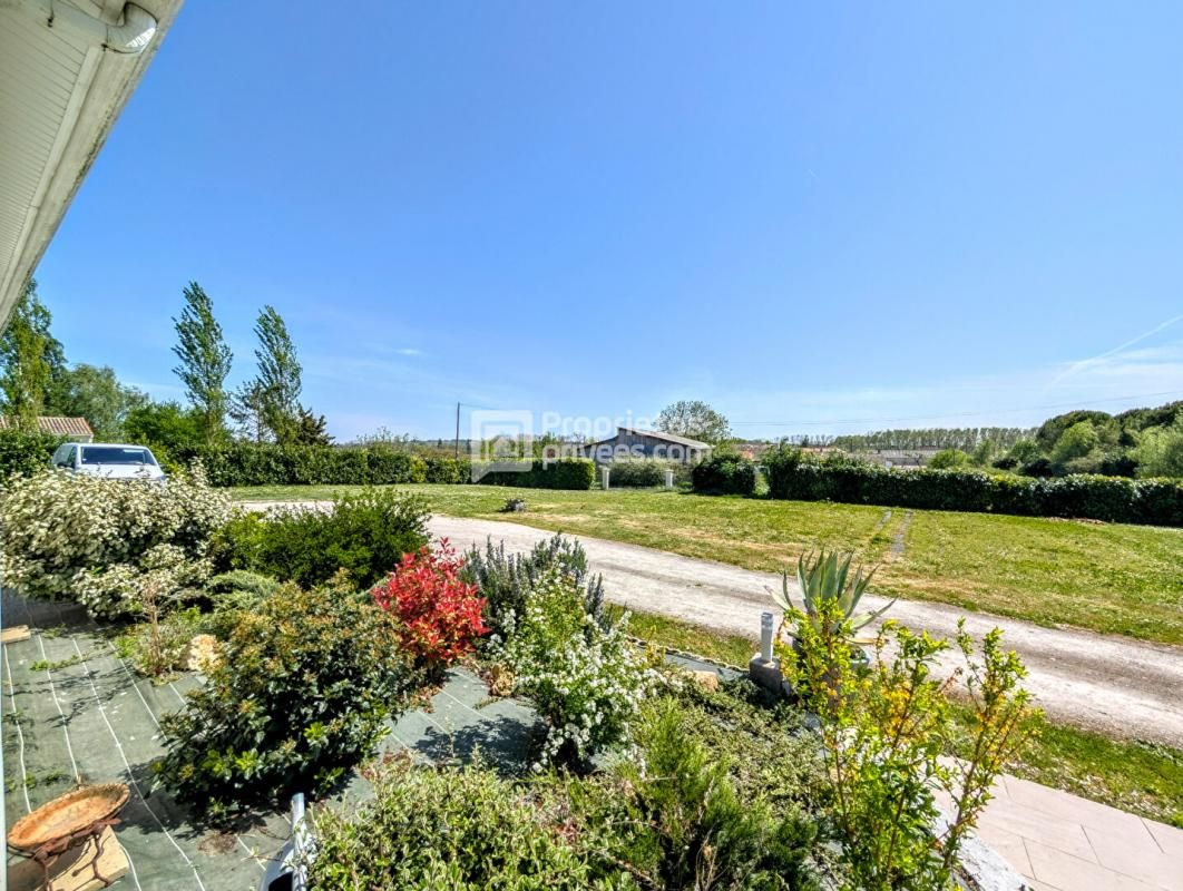 JONZAC Maison  5 pièce(s) 136 m2 Ref 402371 EXCLUSIVITE 4