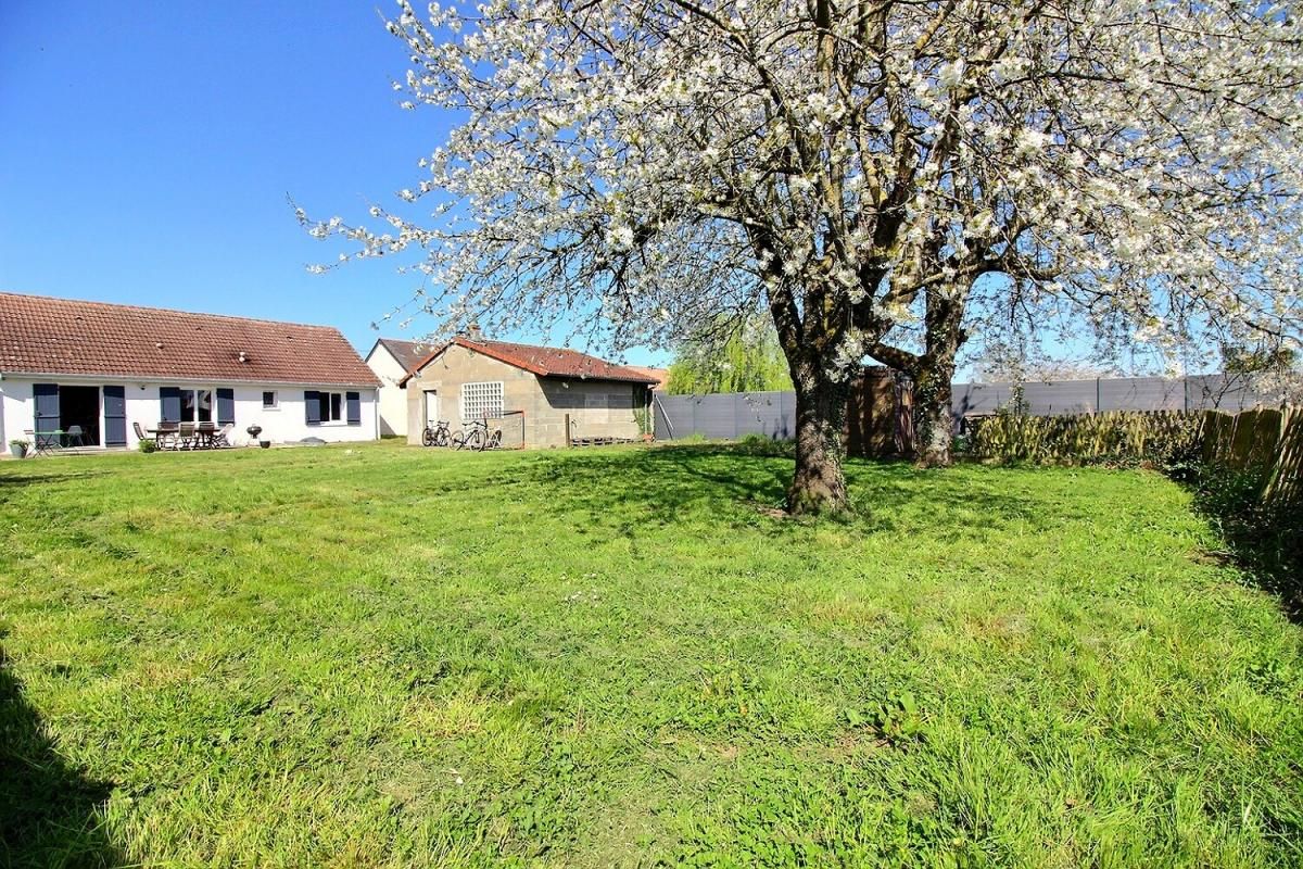 Maison plain pied avec double garage sur 1137 m2 de terrain