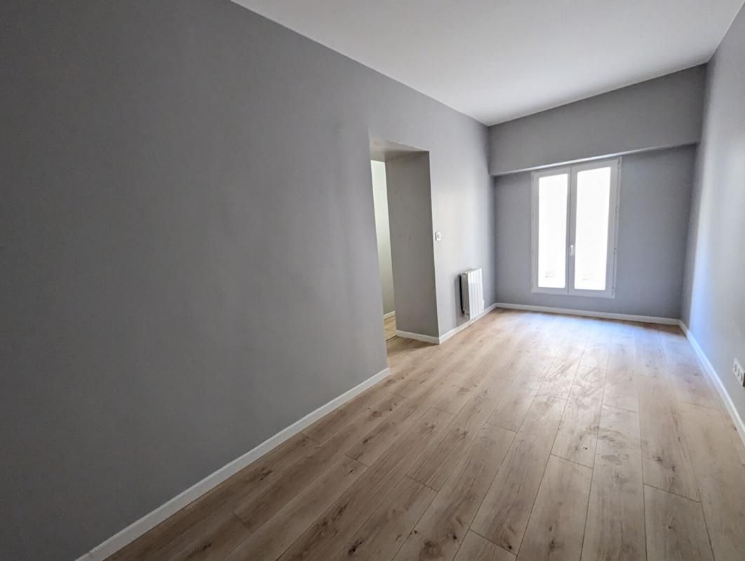 CHANTELOUP-LES-VIGNES Appartement Chanteloup Les Vignes Studio 20.4 m2 2