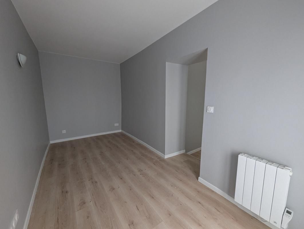 CHANTELOUP-LES-VIGNES Appartement Chanteloup Les Vignes Studio 20.4 m2 4