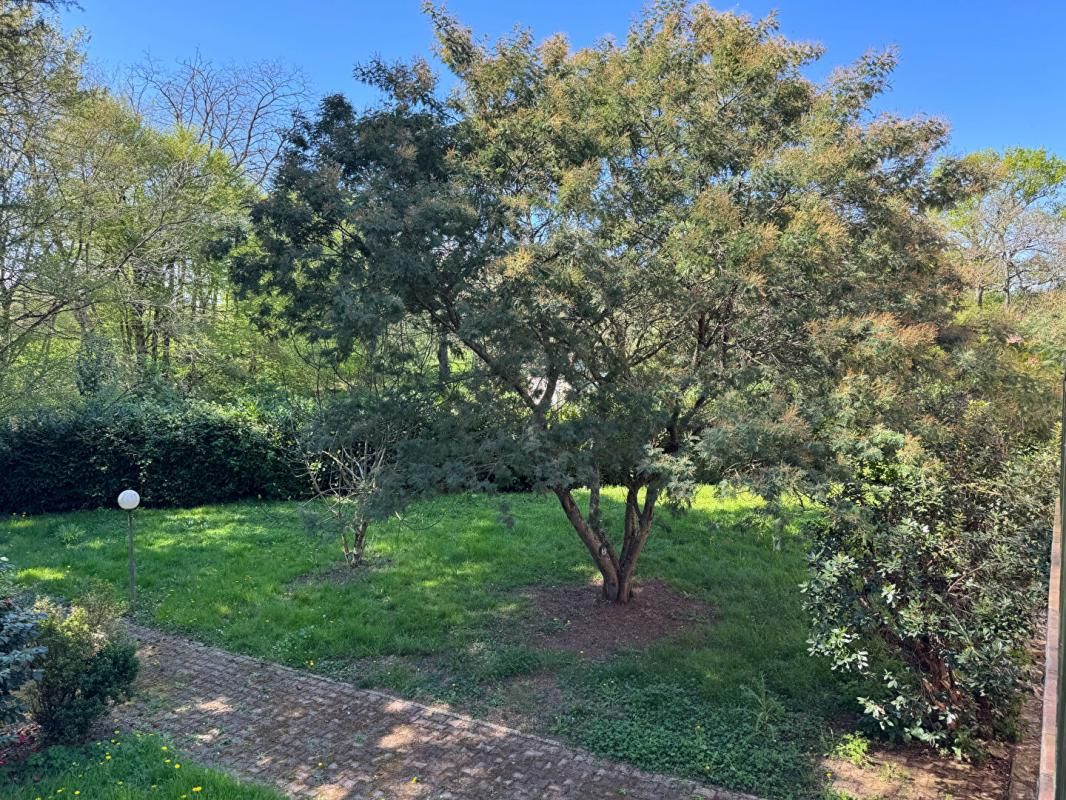 YVRAC Maison à Yvrac de 5 pièces de 99 m² - Sous-sol - Terrain de 1453 m² 3