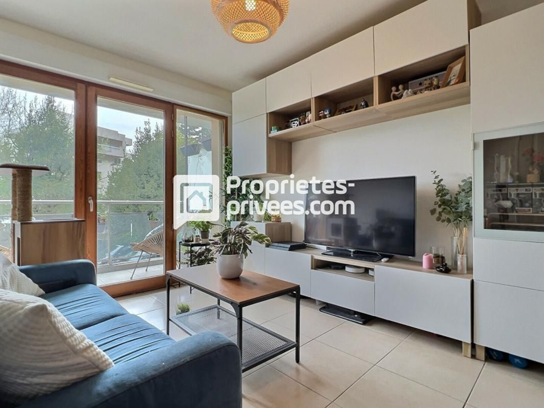 Appartement T2 d'env. 43.2m² avec balcon et parking au calme sur BORDEAUX (33200)