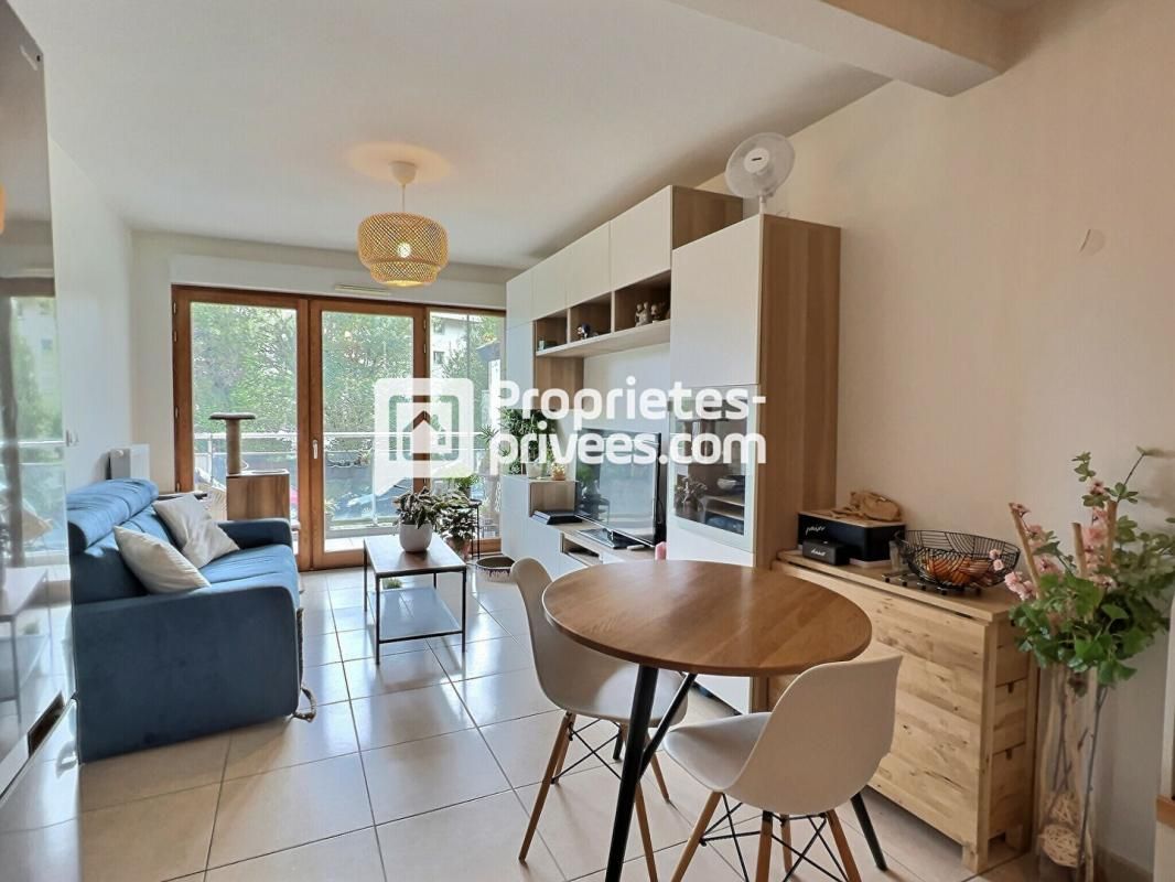 BORDEAUX Appartement T2 d'env. 43.2m² avec balcon et parking au calme sur BORDEAUX (33200) 2