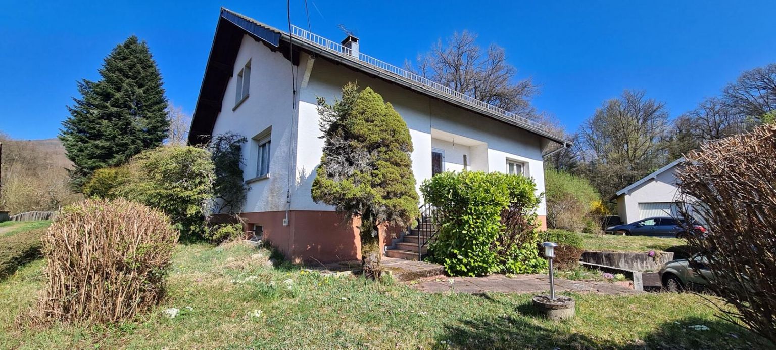 PLANCHER-BAS Charmante maison des années 80 sur un grand terrain arboré de 54 ares 1