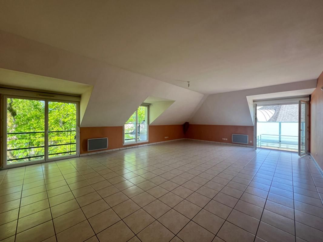 LA CHAPELLE-SUR-ERDRE Centre ville - T5  avec terrasse 2