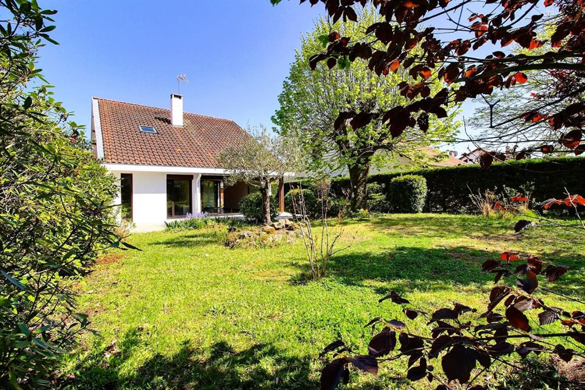 Maison familiale non mitoyenne 5 pièces, 118 M² Le Haillan