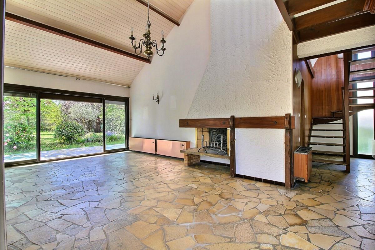 LE HAILLAN Maison familiale non mitoyenne 5 pièces, 118 M² Le Haillan 2