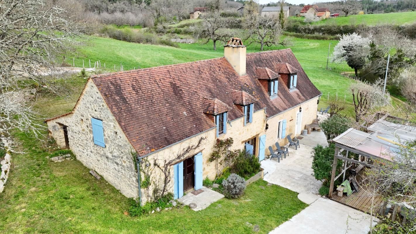 SAINT-POMPONT Charmante maison en pierre avec 3 chambres 2