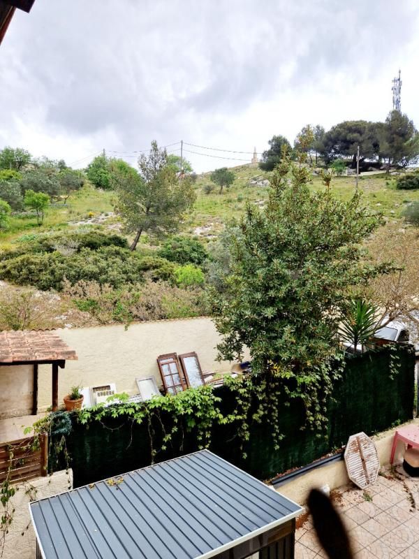 ENSUES-LA-REDONNE HAUT DE VILLA DE TYPE 3 SUR ENSUES LA REDONNE 3
