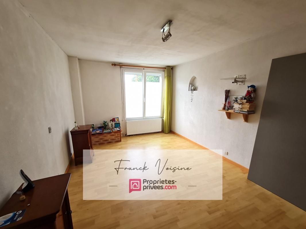 SÈVREMONT Maison de 162 m2 A VENDRE à Sevremont avec 5 chambres sur un terrain de 693 m2 env 4