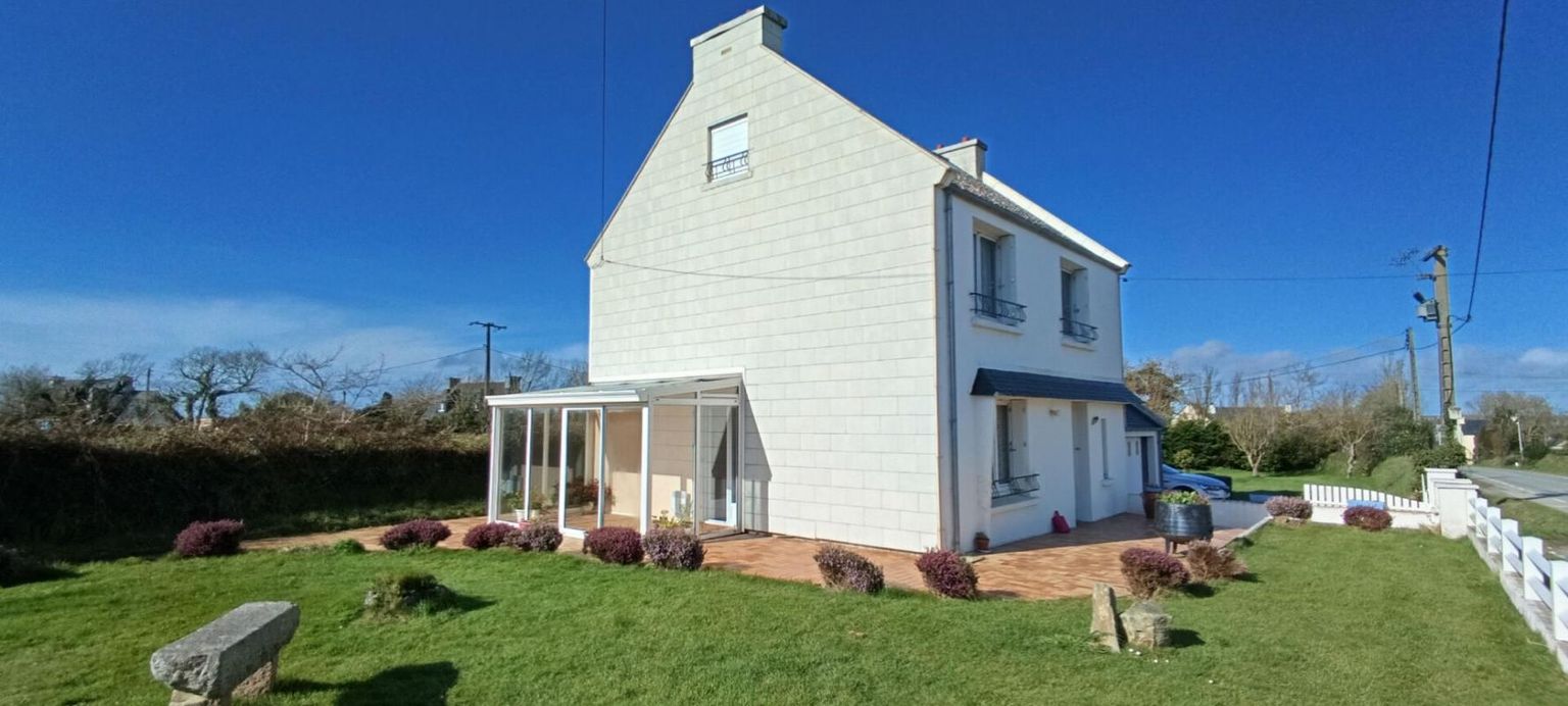 Maison 5 pièces, 4 chambres, garage et annexes
