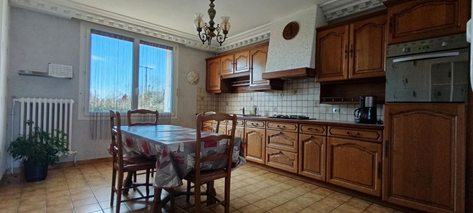 PLOUZANE Maison 5 pièces, 4 chambres, garage et annexes 2