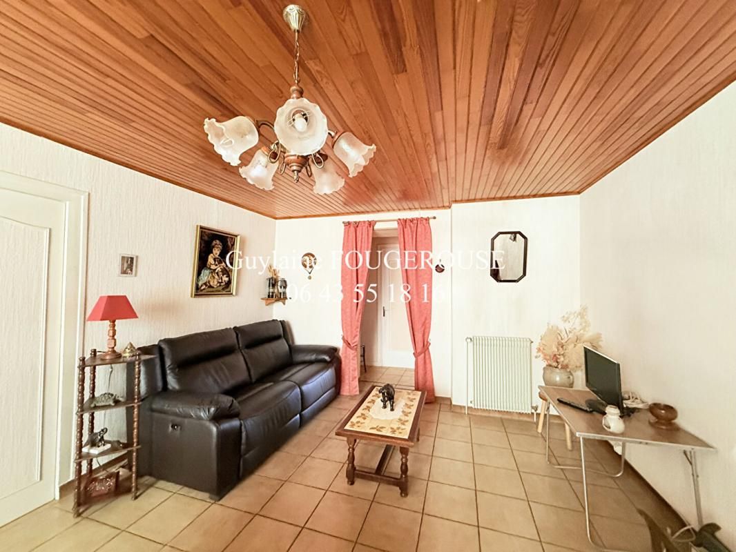 SAINT-GENEST-LERPT Appartement avec terrain attenant 4 pièce(s) 81 m2 4