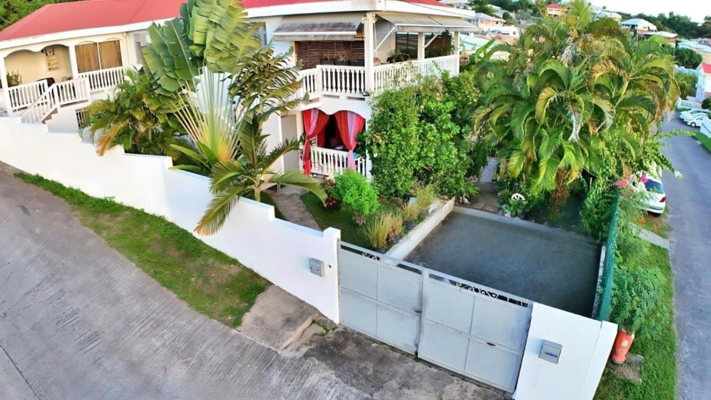 SAINTE-LUCE Appartement Sainte Luce 4 pièce(s) 86 m2 jardin 165m2 proche plage 2