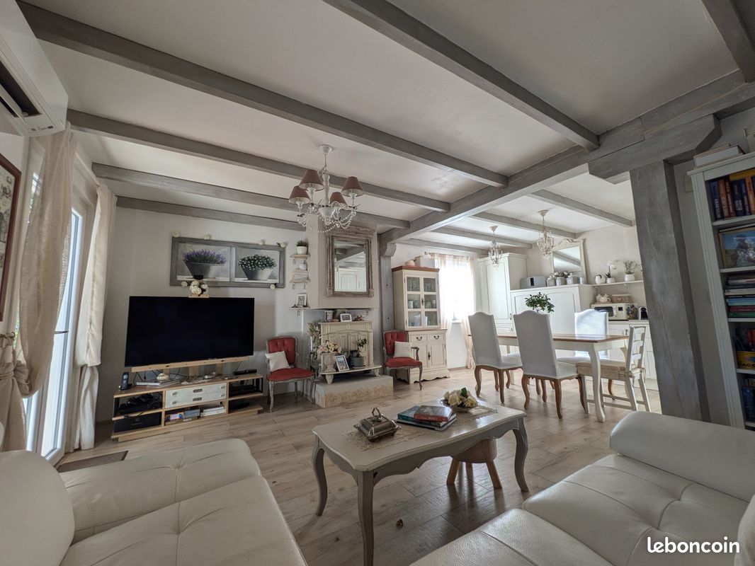 RIANS Rians Villa T4/5 sur 1500m² avec piscine chauffée 4