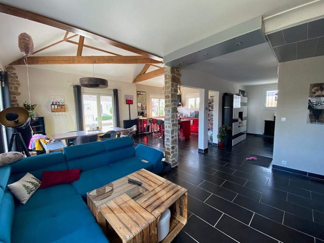 LE PELLERIN MAISON À ÉTAGE - 8 pièces - 44640 LE PELLERIN - BUDGET - 327 600 HAI 4