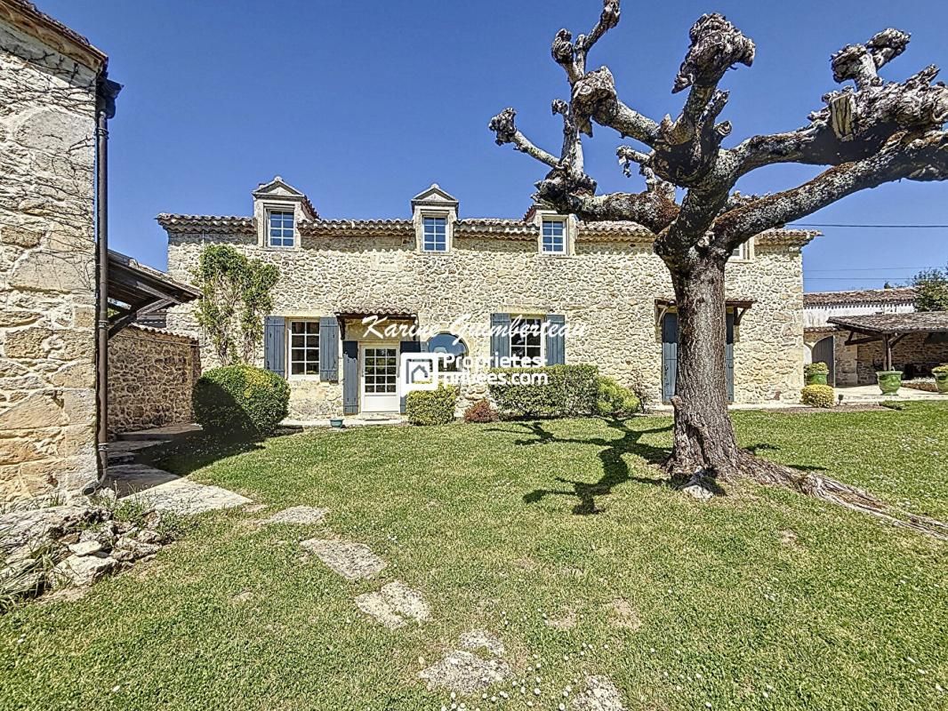 Maison de campagne avec vue dominante + piscine + gîte