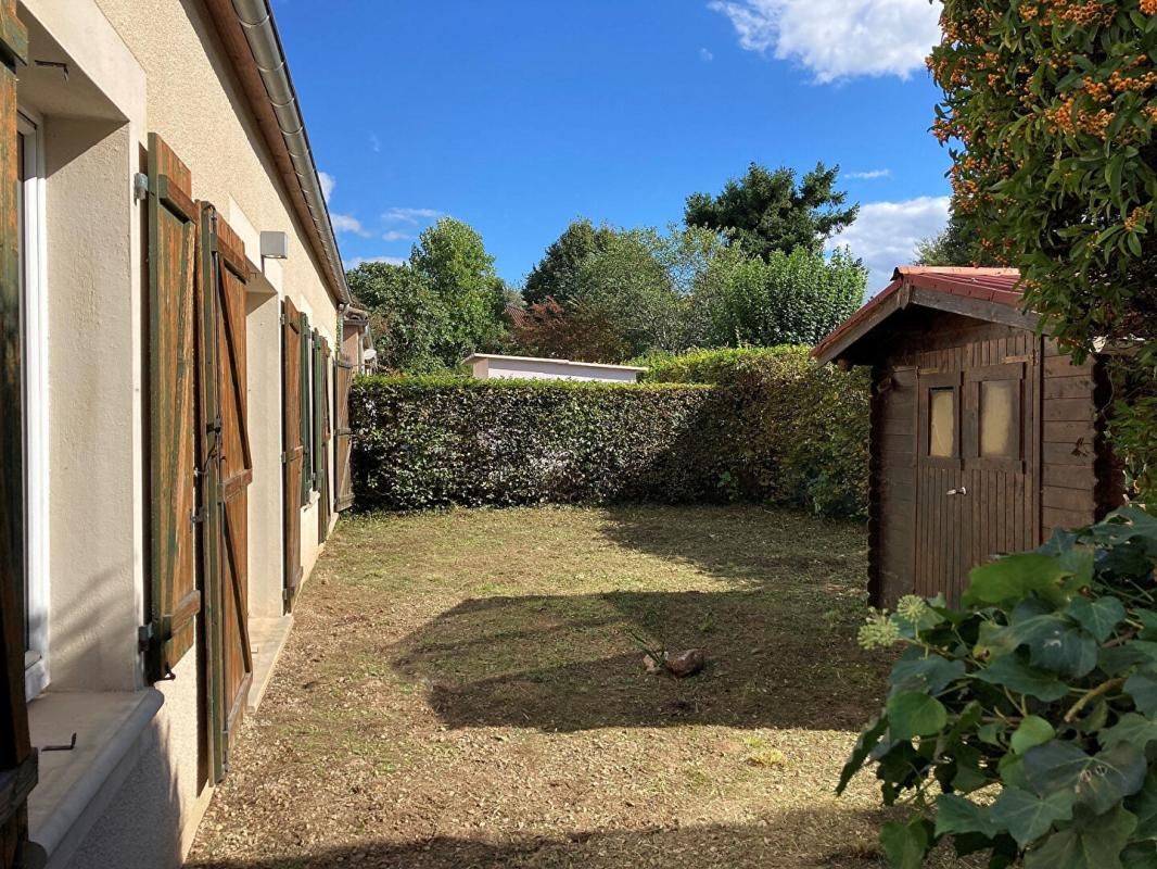 PRADINES Maison passive (consommation énergétique presque nulle) avec 3 chambres et jardin à Pradines 2