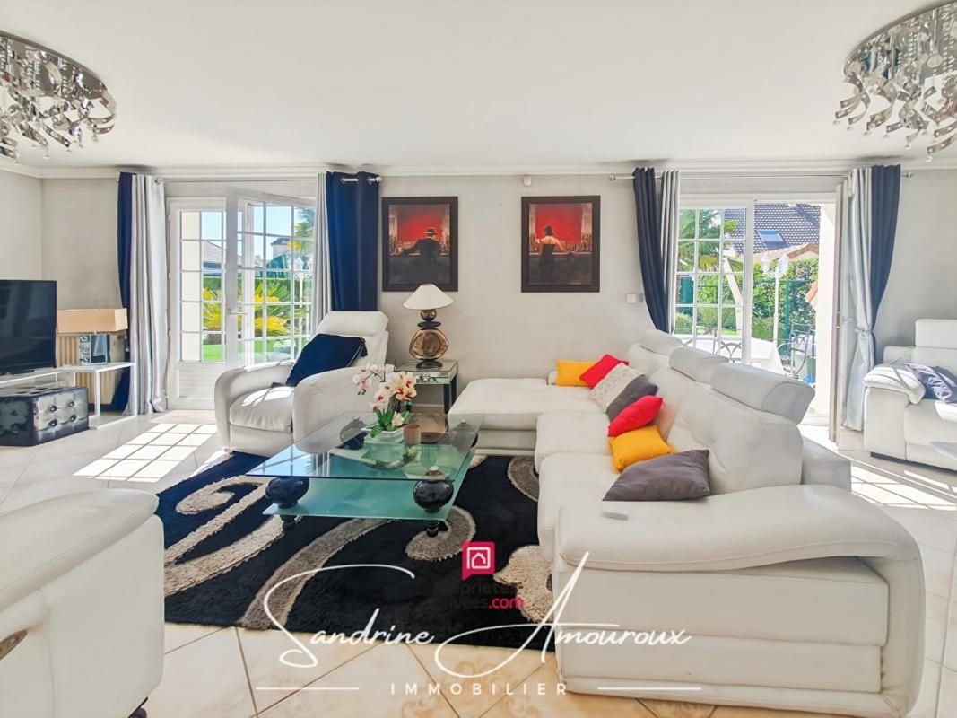 CORMEILLES-EN-PARISIS Maison 7 pièce(s) 135 m2 avec Piscine - Cormeilles En Parisis 3