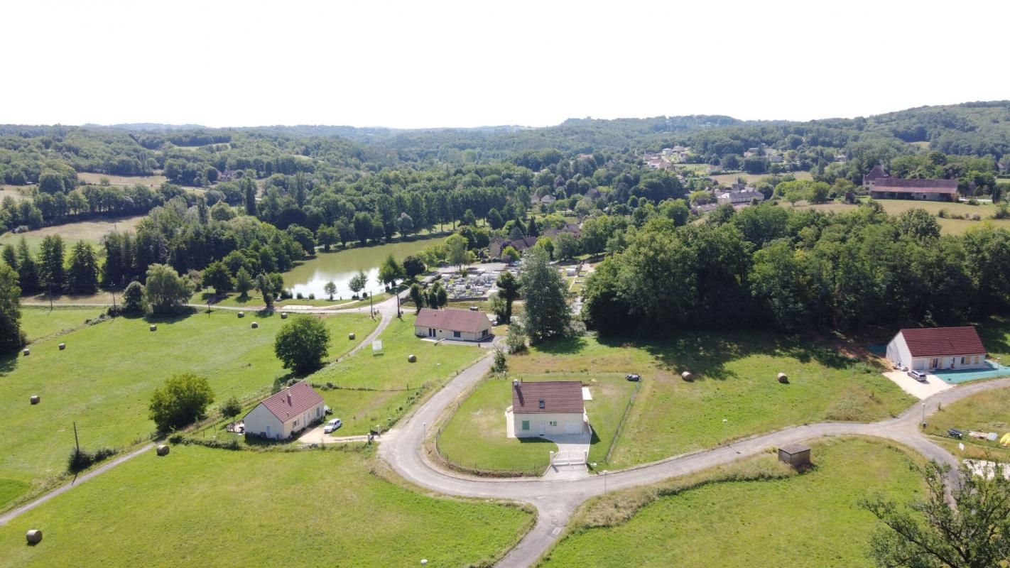 Terrain constructible de 2200 m2