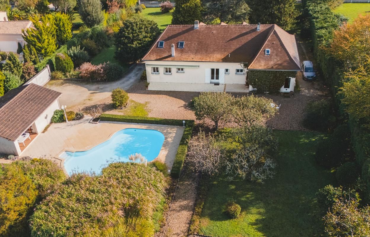 Maison de 217 m² à 5 minutes de Périgueux